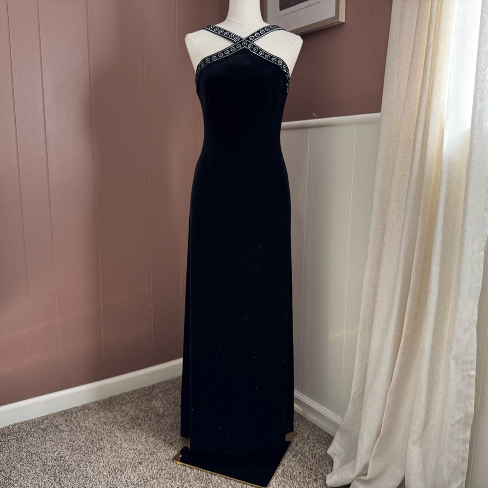 Papell Boutique Evening Floor Length Black Velvet Halter Dress